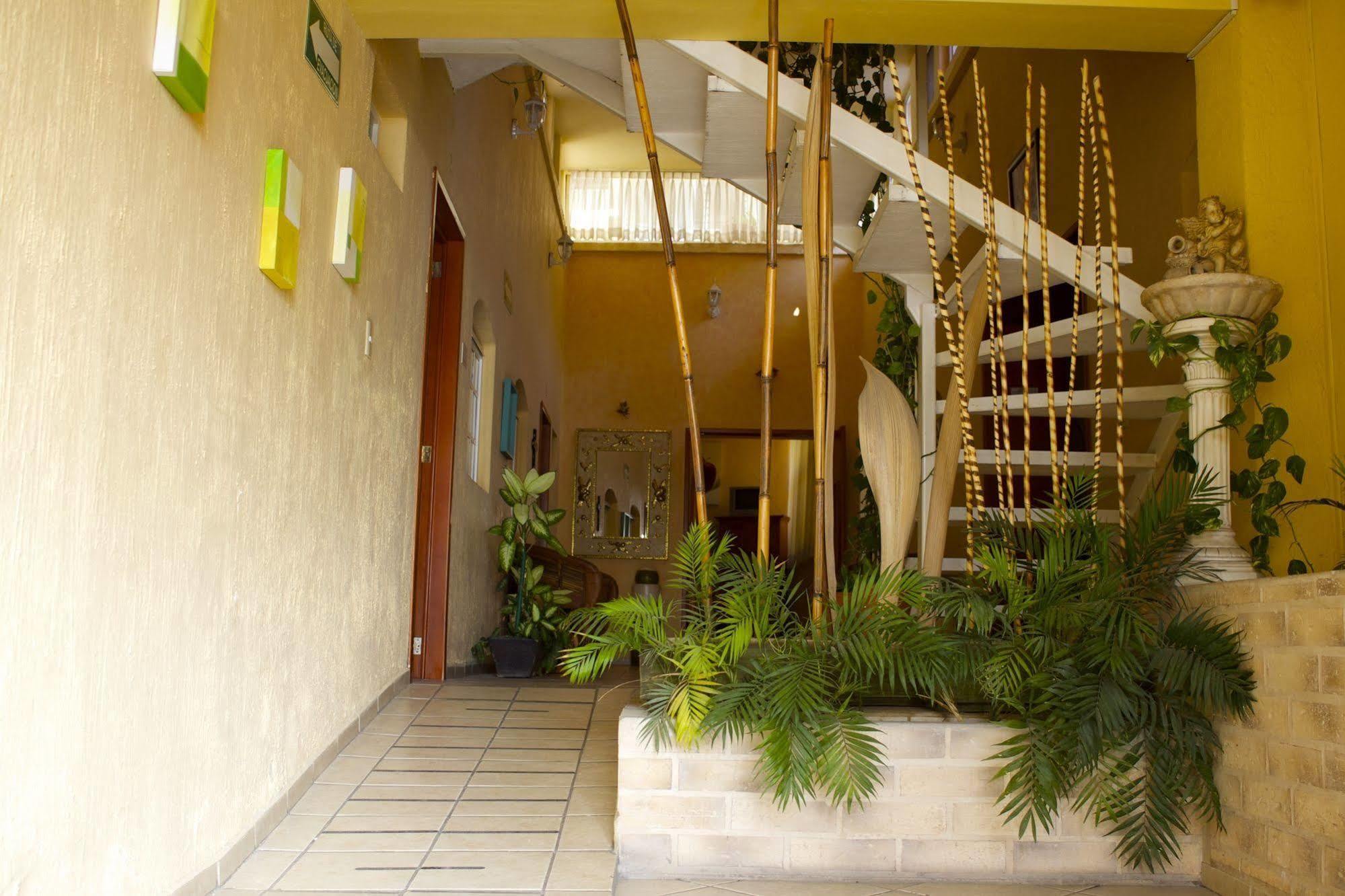 Bed and Breakfast Residencia Los Angeles Guadalajara Exterior foto